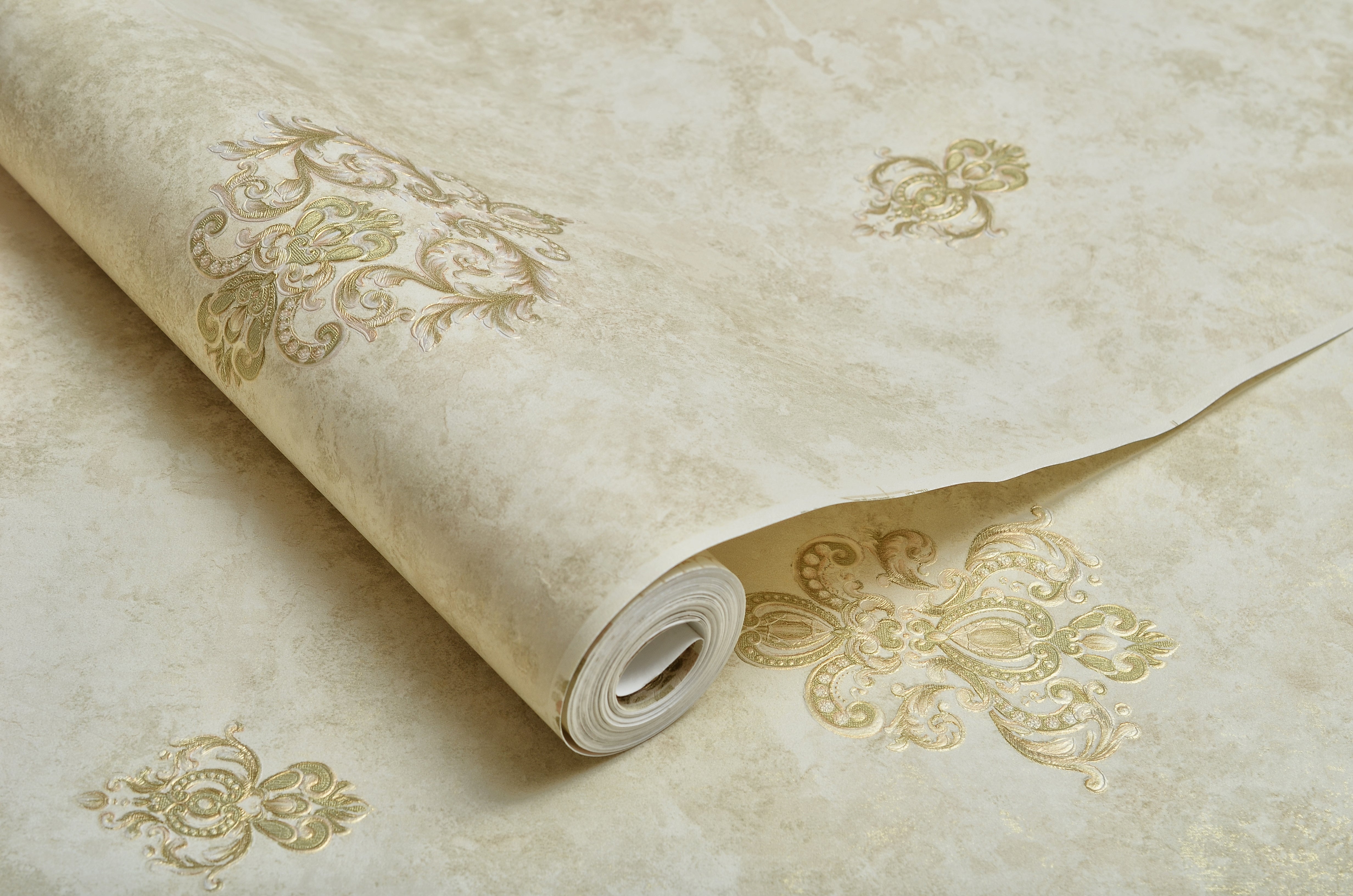 Decopine Imperium Luxe Vliestapete – Goldmedaillon auf Salbeigrün – 0,53 x 10 m – Ohne Kleber