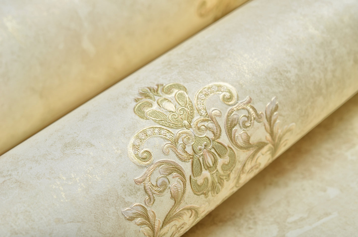 Decopine Imperium Luxe Non-Woven Wallpaper – Gold Medallion on Sage Green – 0.53 x 10m – No Glue