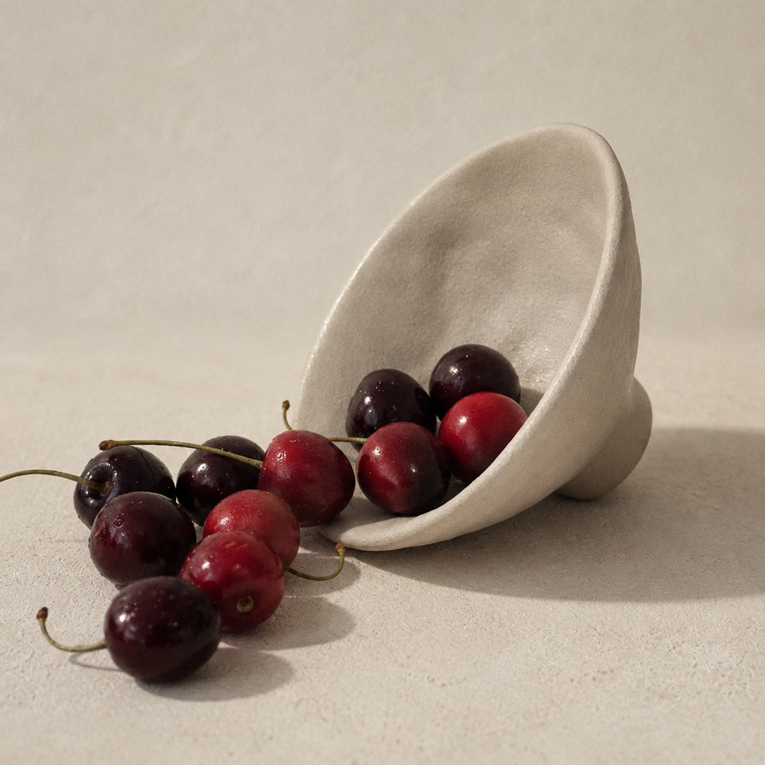 Bol sur pied en grès effet pierre beige – Ø 12,5 cm