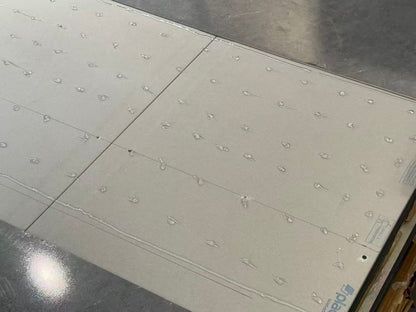 Panneau mural décoratif effet marbre blanc mat – 65×120 cm (Lot de 4, 3,12 m²)