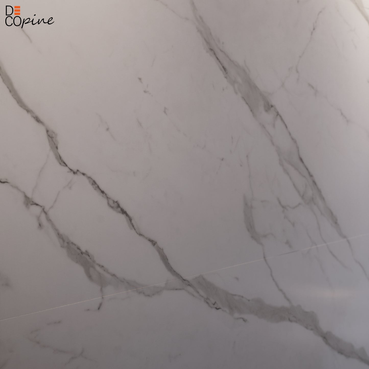 Panneau mural décoratif effet marbre blanc mat – 65×120 cm (Lot de 4, 3,12 m²)