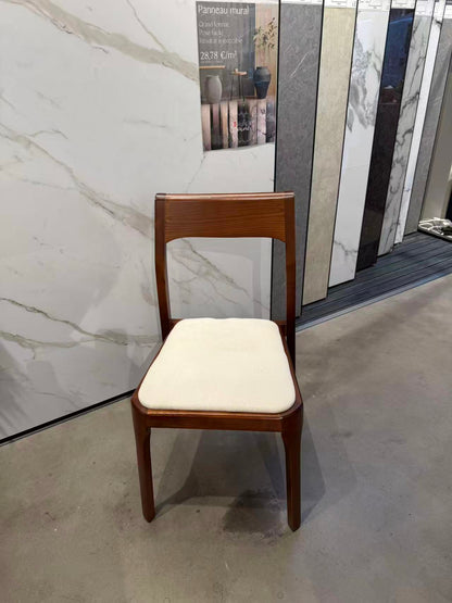 Chaise de Salle à Manger – Échantillon Showroom DECOPINE – Bois de Frêne & Tissu Beige