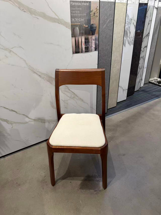 Chaise de Salle à Manger – Échantillon Showroom DECOPINE – Bois de Frêne & Tissu Beige