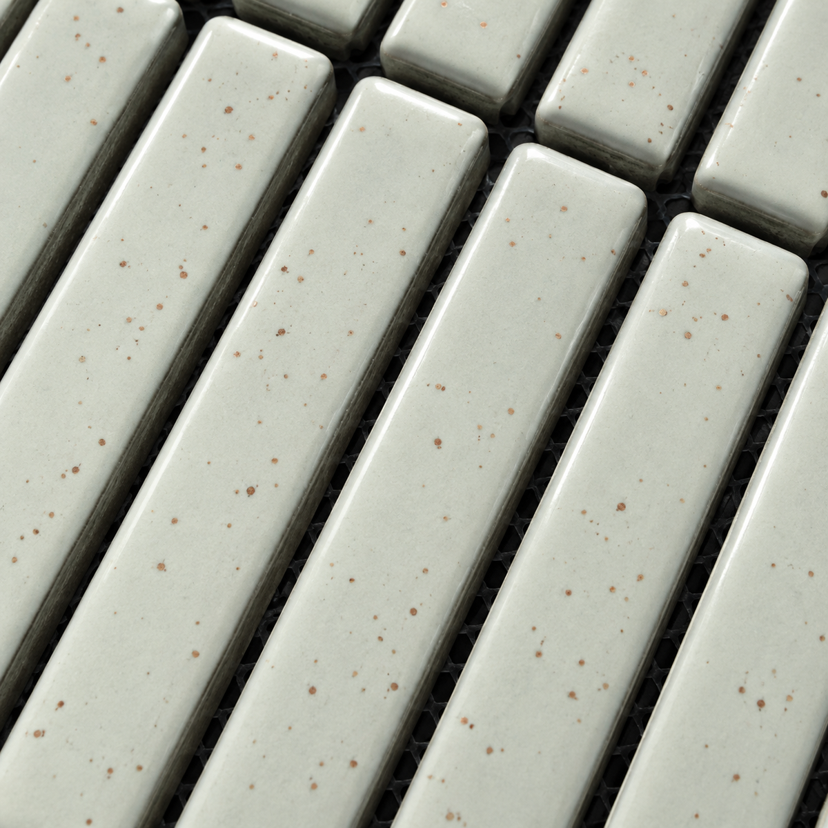 Mosaïque en Céramique Émaillée – Blanc Ivoire Moucheté – 28,4 × 29,6 cm