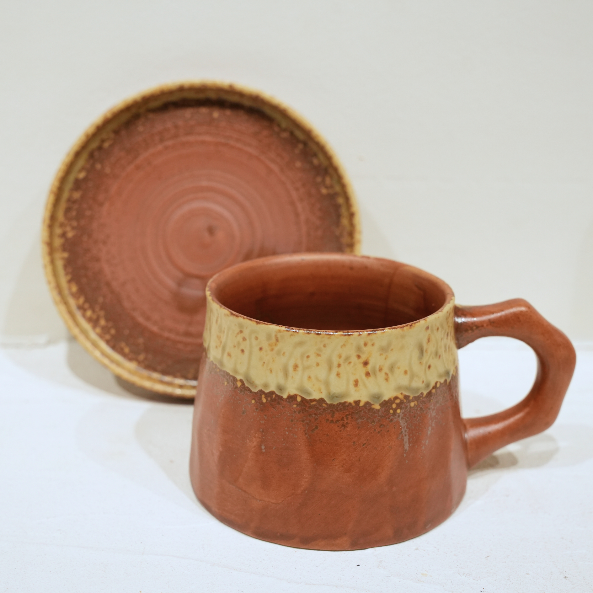 Caramel ceramic coffee mug – Handmade – 300 ml