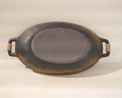 Plateau ovale en céramique noir – Fait main – 27,5 × 15 cm